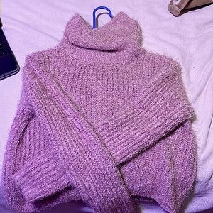 Hippe rose, fuzzy turtleneck sweatshirt brand new never worn